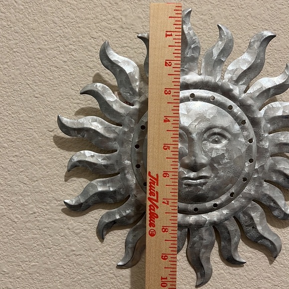 2pcs Galvanized Metal Sun Décor Style Wall Mounted Art Crafts 10” Diameter, New - Picture 6 of 6